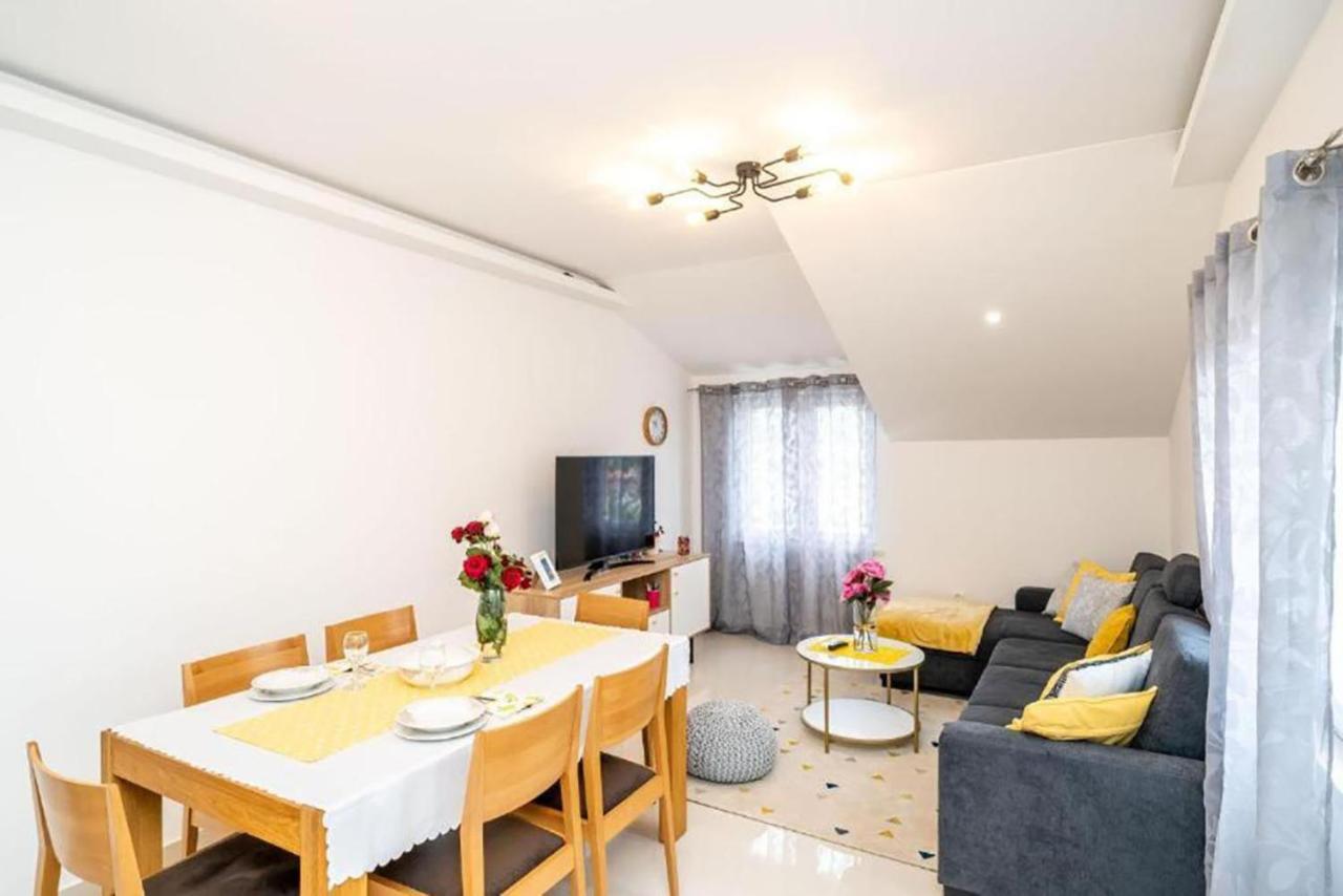 Apartment Matej Mokošica Esterno foto