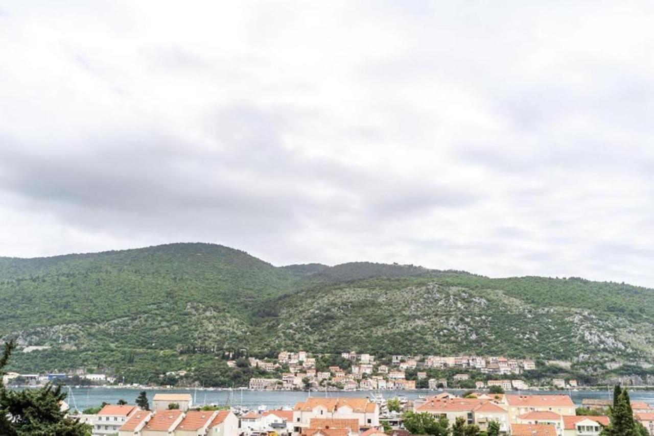 Apartment Matej Mokošica Esterno foto