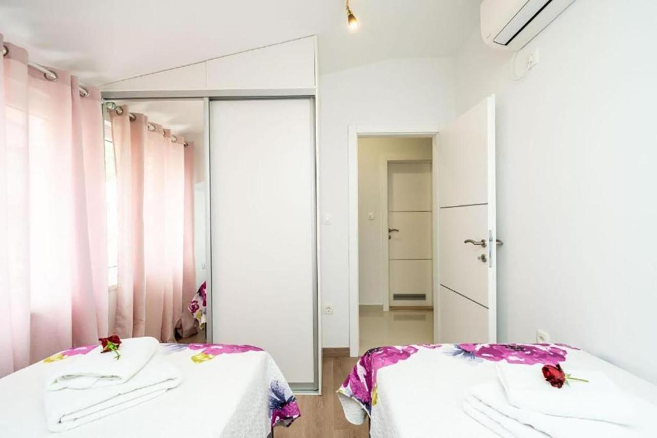 Apartment Matej Mokošica Esterno foto